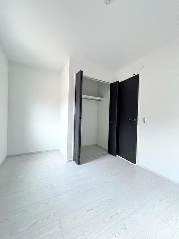 【洋室・クローゼット】