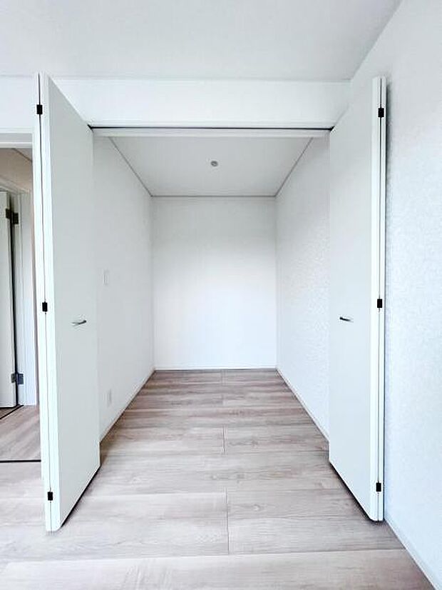 【ウォークインクローゼット】