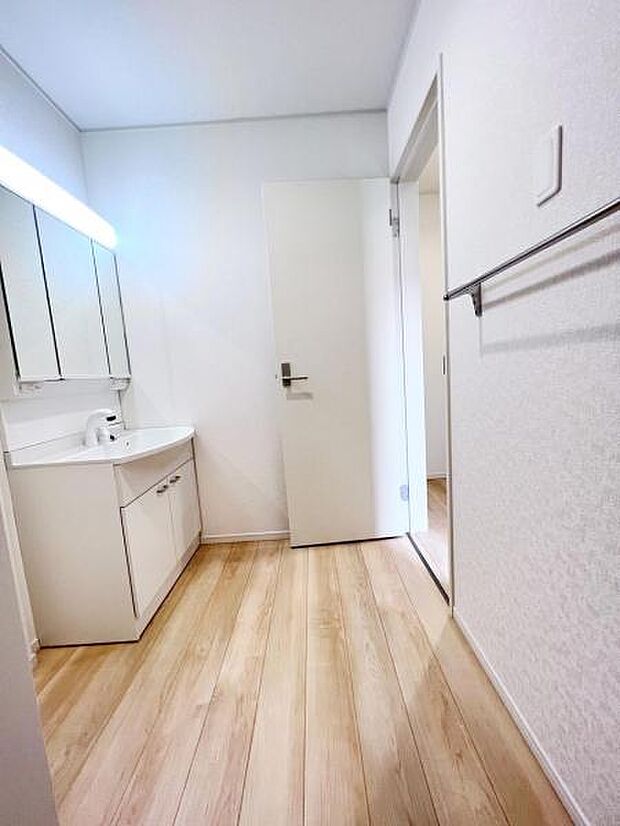 【脱衣スペース】