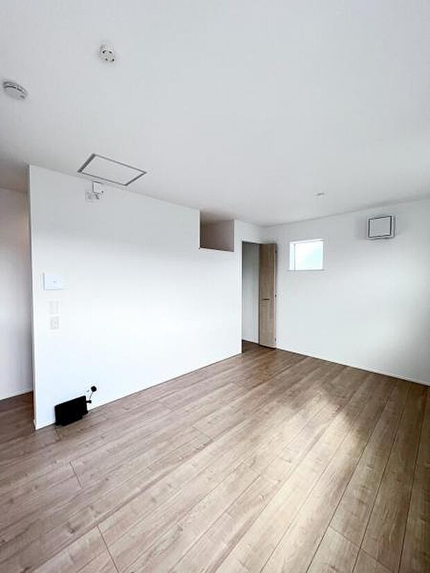 【リビングダイニング】