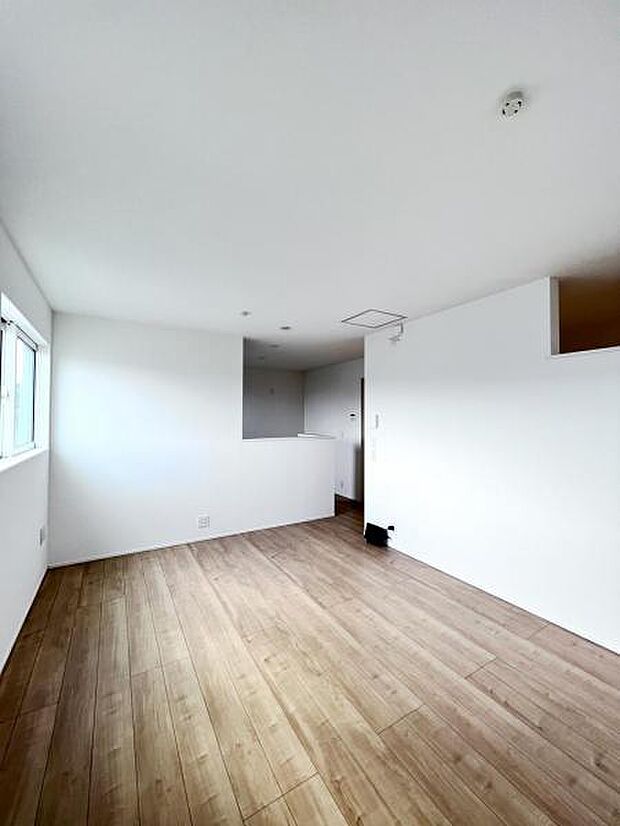 【リビングダイニングキッチン】