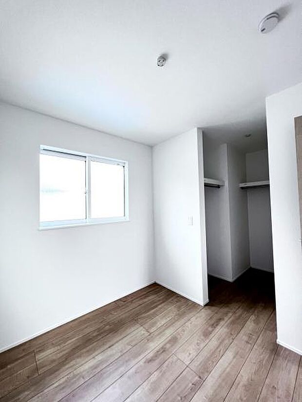 【洋室・ウォークインクローゼット】