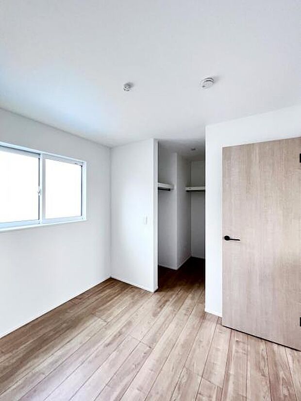 【洋室・クローゼット】