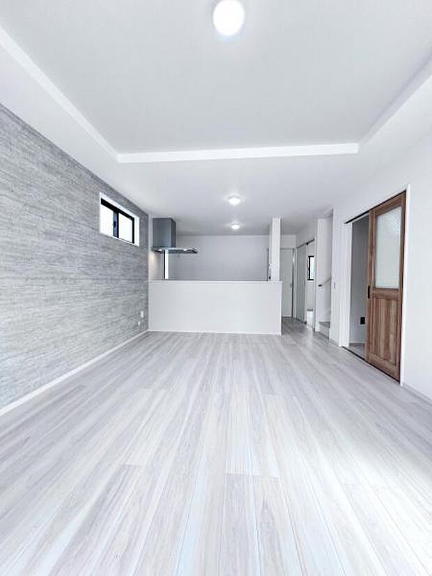 【リビングダイニングキッチン】