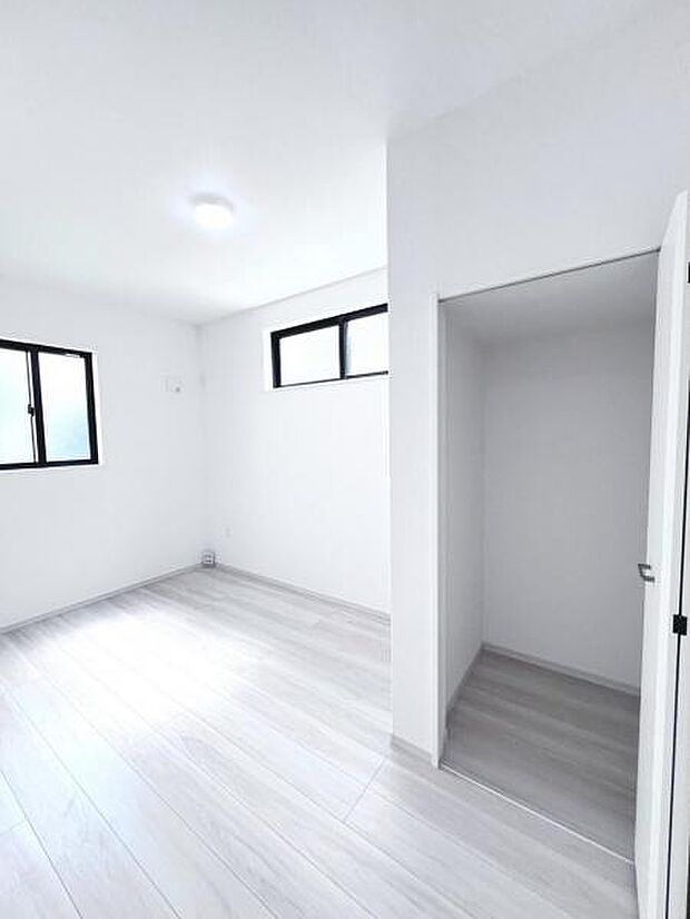 【洋室・クローゼット】