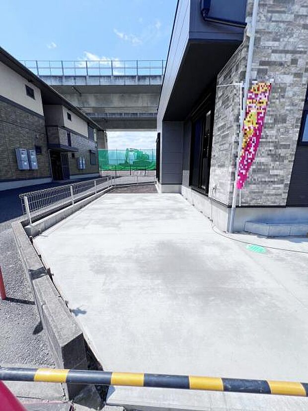 【駐車場】