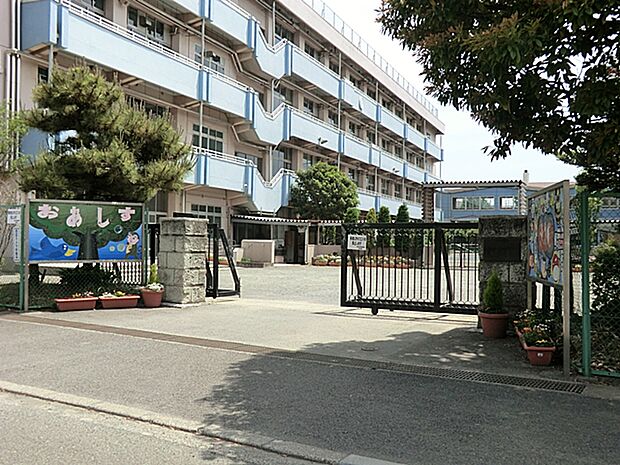 海老名市立海西中学校まで約600m(徒歩8分)