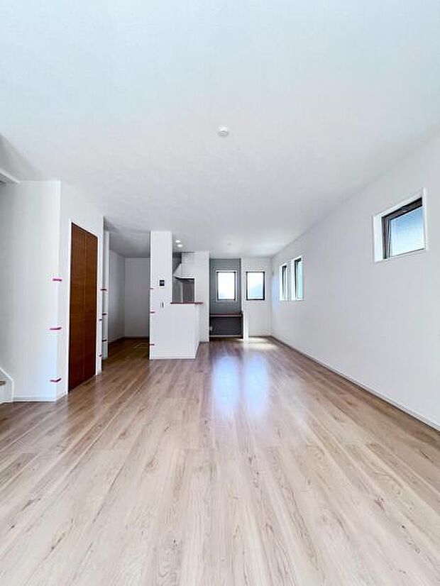 リビングダイニングになります。ご家族そろっての素敵な空間になりそうですね。