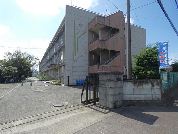 寒川町立旭小学校まで約650m(徒歩9分)