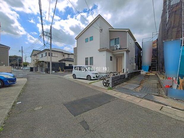 前面道路を含めた現地写真です。