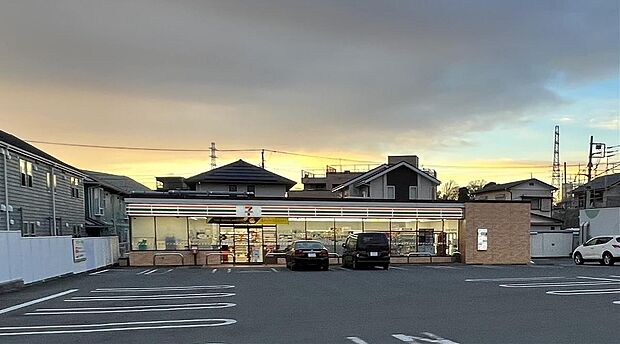 セブン-イレブン 寒川駅前店まで約520m(徒歩7分)