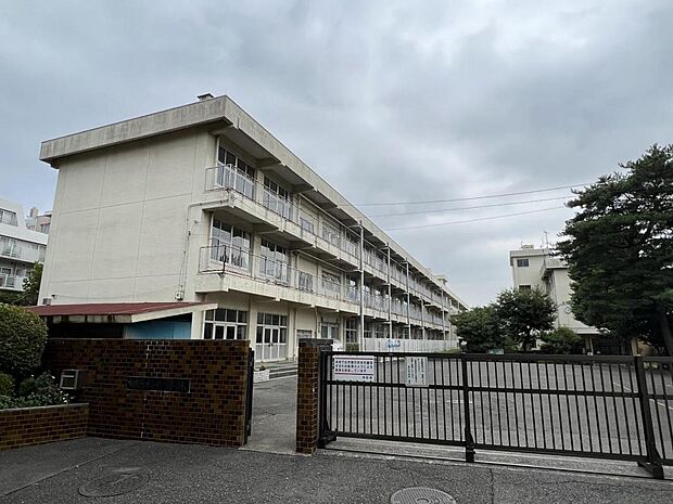 相模原市立鶴の台小学校まで約740m(徒歩10分)