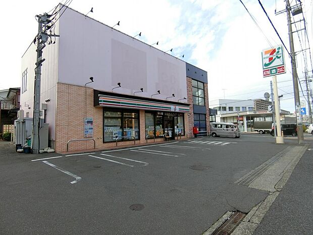 セブン-イレブン 座間相武台店まで約670m(徒歩9分)