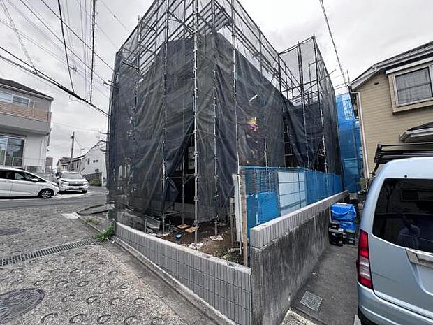 一生懸命建築中です。完成が楽しみですね。