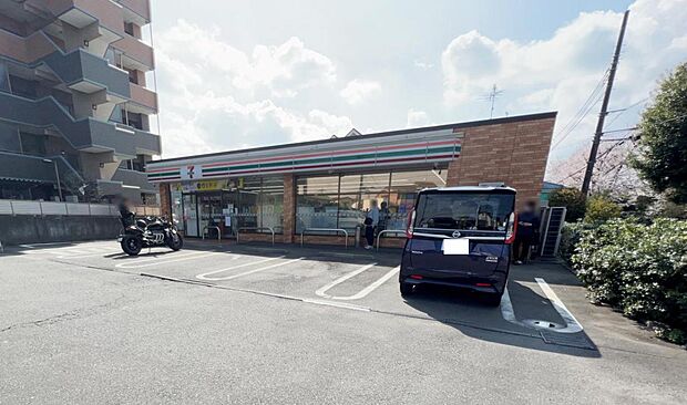 セブン-イレブン 座間ひばりが丘4丁目店まで約1030m（徒歩13分）