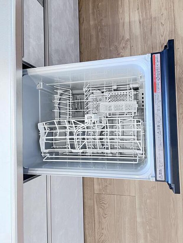 機能性に優れ食器洗乾燥機付のシステムキッチンで忙しい家事をサポートします。