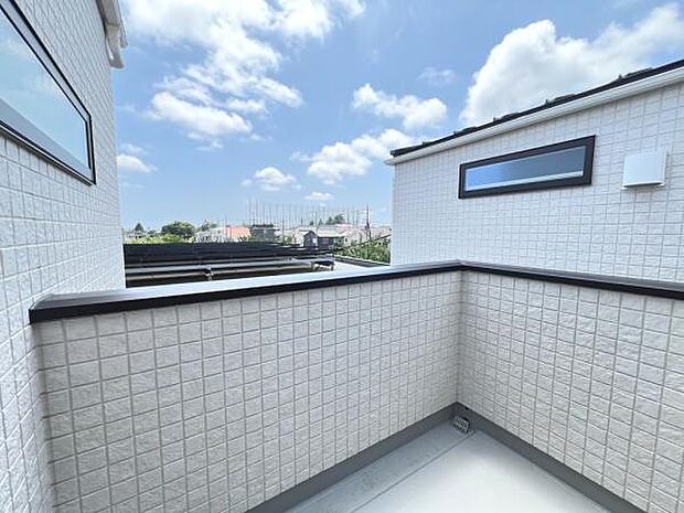 2階バルコニーからの眺望になります。