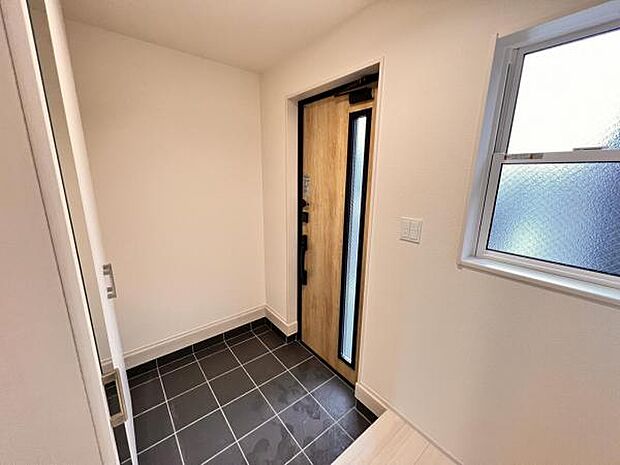 いつも気持ちよくご家族を迎えられる玄関です。