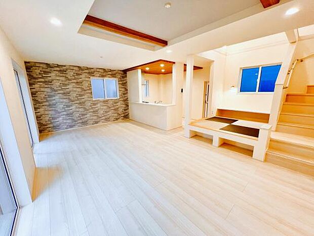 家族団らんの場所としてゆったりと居心地の良いリビングです。