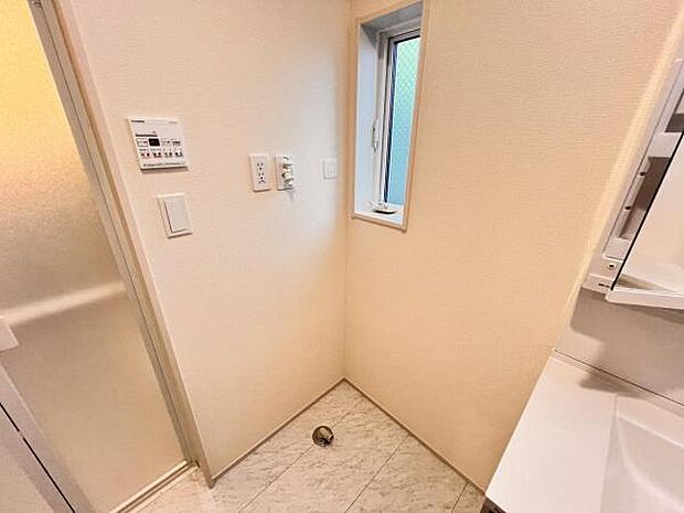 お天気を気にせずお洗濯ができ、室内干し可能です。