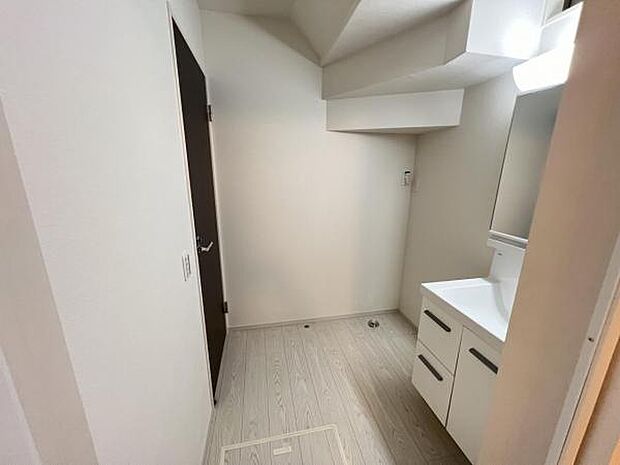 脱衣所は小さなお子様がいるご家庭にも重宝されます。