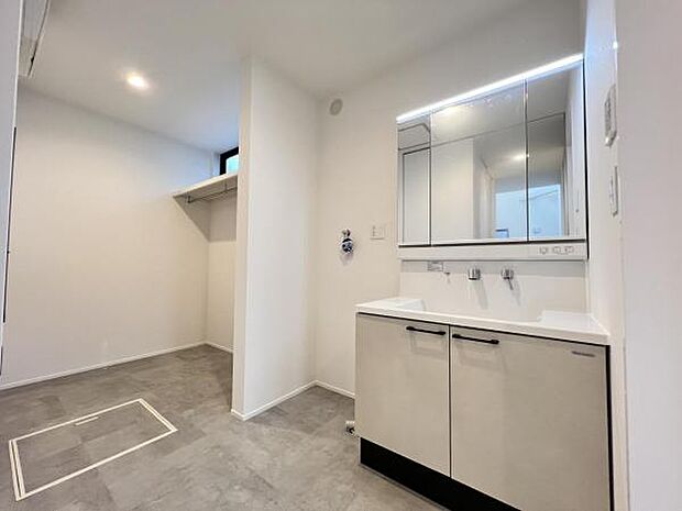 可動領域が広く小さなお子様がいらっしゃるご家族でも快適です。