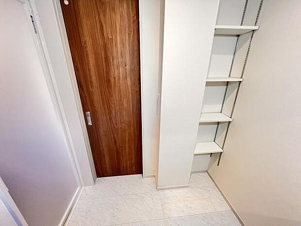 脱衣所は小さなお子様がいるご家庭にも重宝されます。