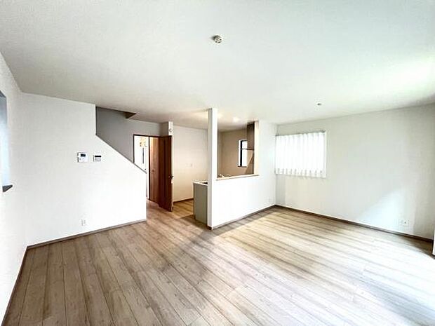 家族団らんの場所としてゆったりと居心地の良いリビングです。