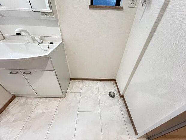 お天気を気にせずお洗濯ができ、室内干し可能です。