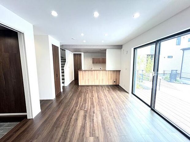 リビングダイニングになります。ご家族そろっての素敵な空間になりそうですね。