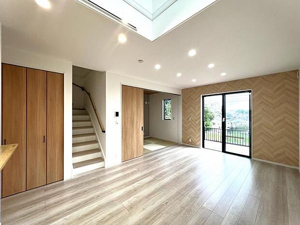 家族団らんの場所としてゆったりと居心地の良いリビングです。