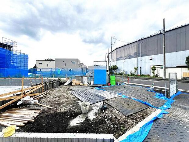 駐車場ももちろん完備しておりますのでお車所有の方にも心強いです。