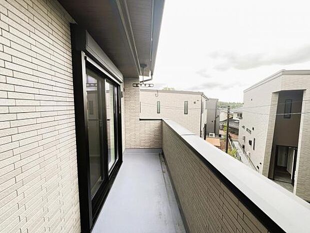 お洗濯ものを気持ち良く太陽の光で干せるのが嬉しいですね。