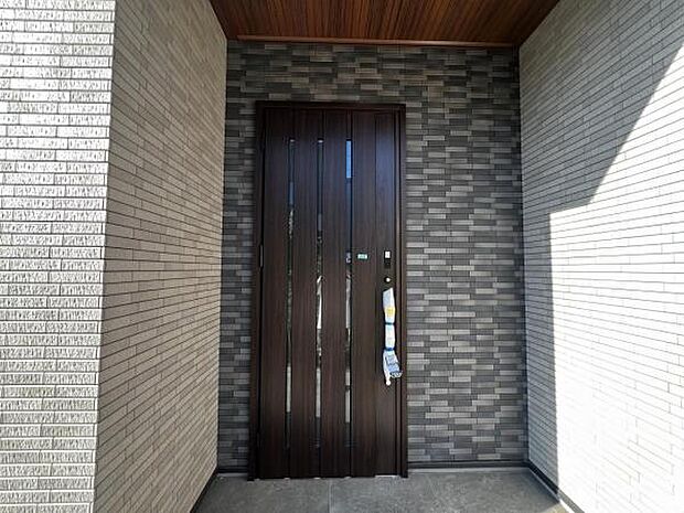 いつも気持ちよくご家族を迎えられる玄関です。