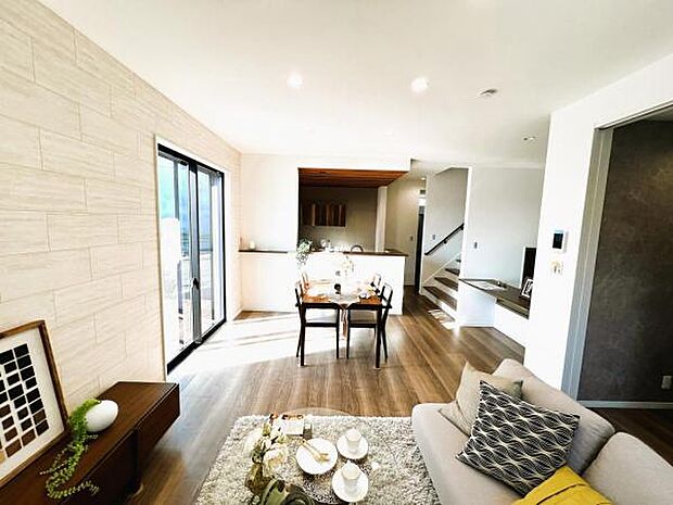 リビングダイニングになります。ご家族そろっての素敵な空間になりそうですね。