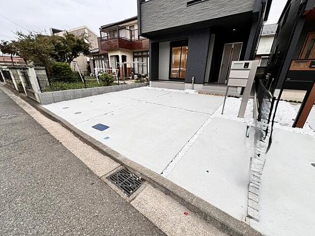 駐車場ももちろん完備しておりますのでお車所有の方にも心強いです。