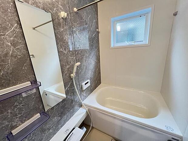 お風呂でほっとひといき。1日の疲れを癒しましょう。