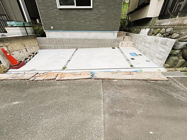 駐車場ももちろん完備しておりますのでお車所有の方にも心強いです。