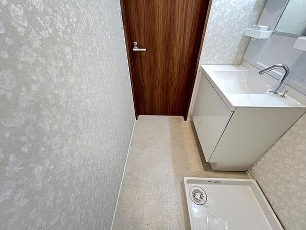 脱衣所は小さなお子様がいるご家庭にも重宝されます。