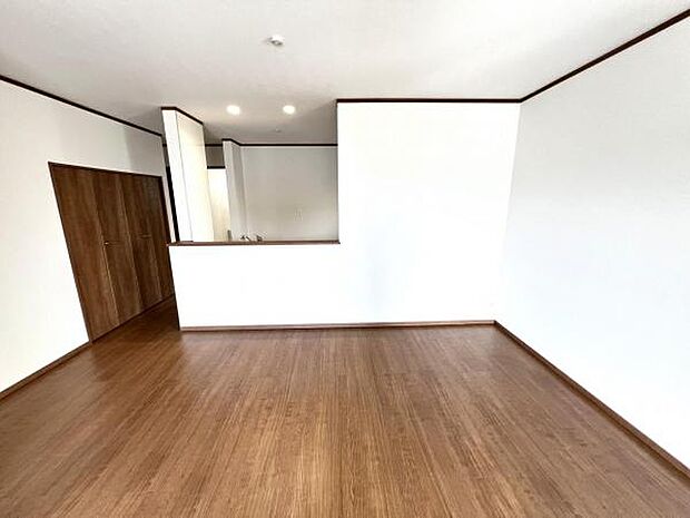 ご家族の温かい時間を演出するダイニングスペースです。