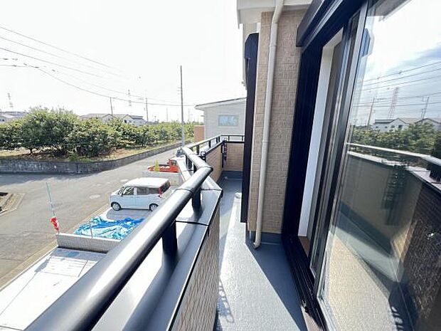 お洗濯ものを気持ち良く太陽の光で干せるのが嬉しいですね。