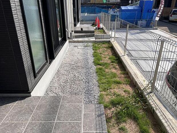 お庭スペースは、ガーデニングやお子様との外遊びなど多彩な用途でお楽しみいただけます。