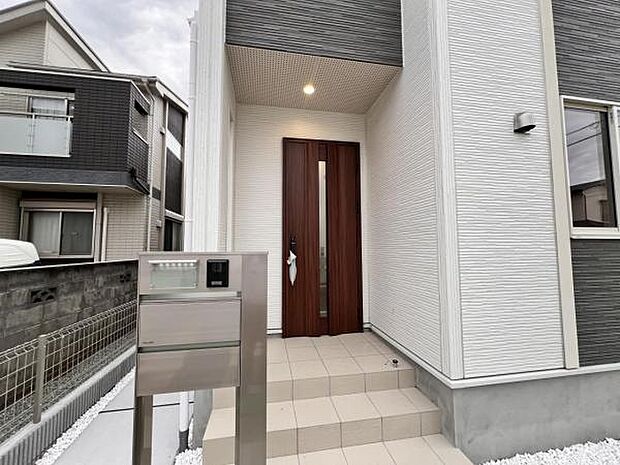 いつも気持ちよくご家族を迎えられる玄関です。