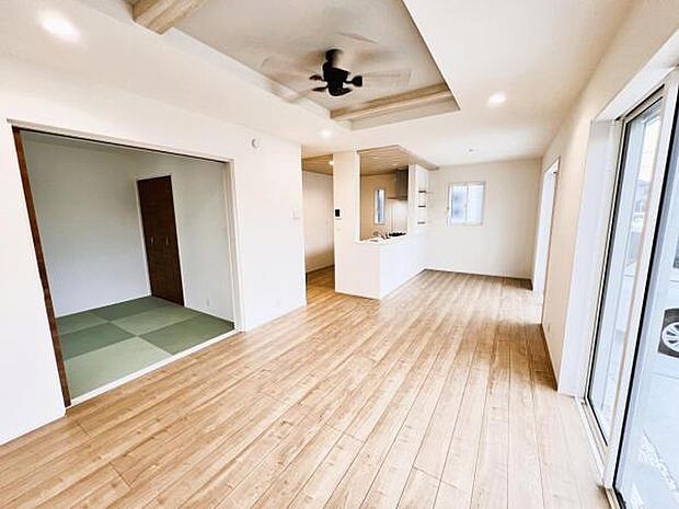 家族団らんの場所としてゆったりと居心地の良いリビングです。