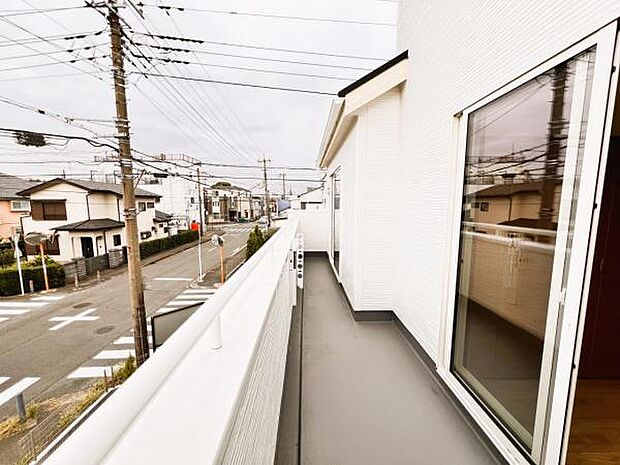 お洗濯ものを気持ち良く太陽の光で干せるのが嬉しいですね。