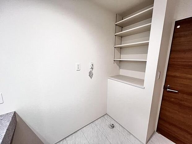 お天気を気にせずお洗濯ができ、室内干し可能です。