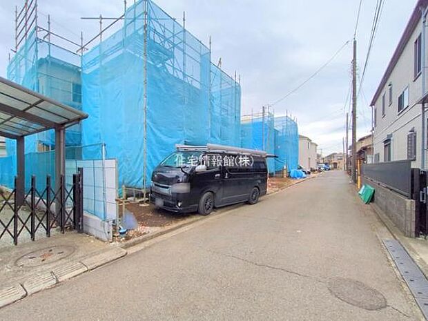 前面道路を含めた現地写真です。