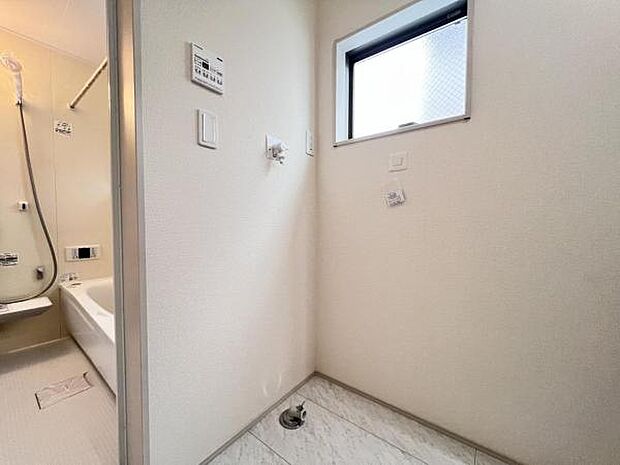 お天気を気にせずお洗濯ができ、室内干し可能です。