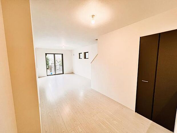 リビングダイニングになります。ご家族そろっての素敵な空間になりそうですね。