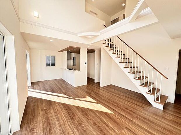 家族団らんの場所としてゆったりと居心地の良いリビングです。